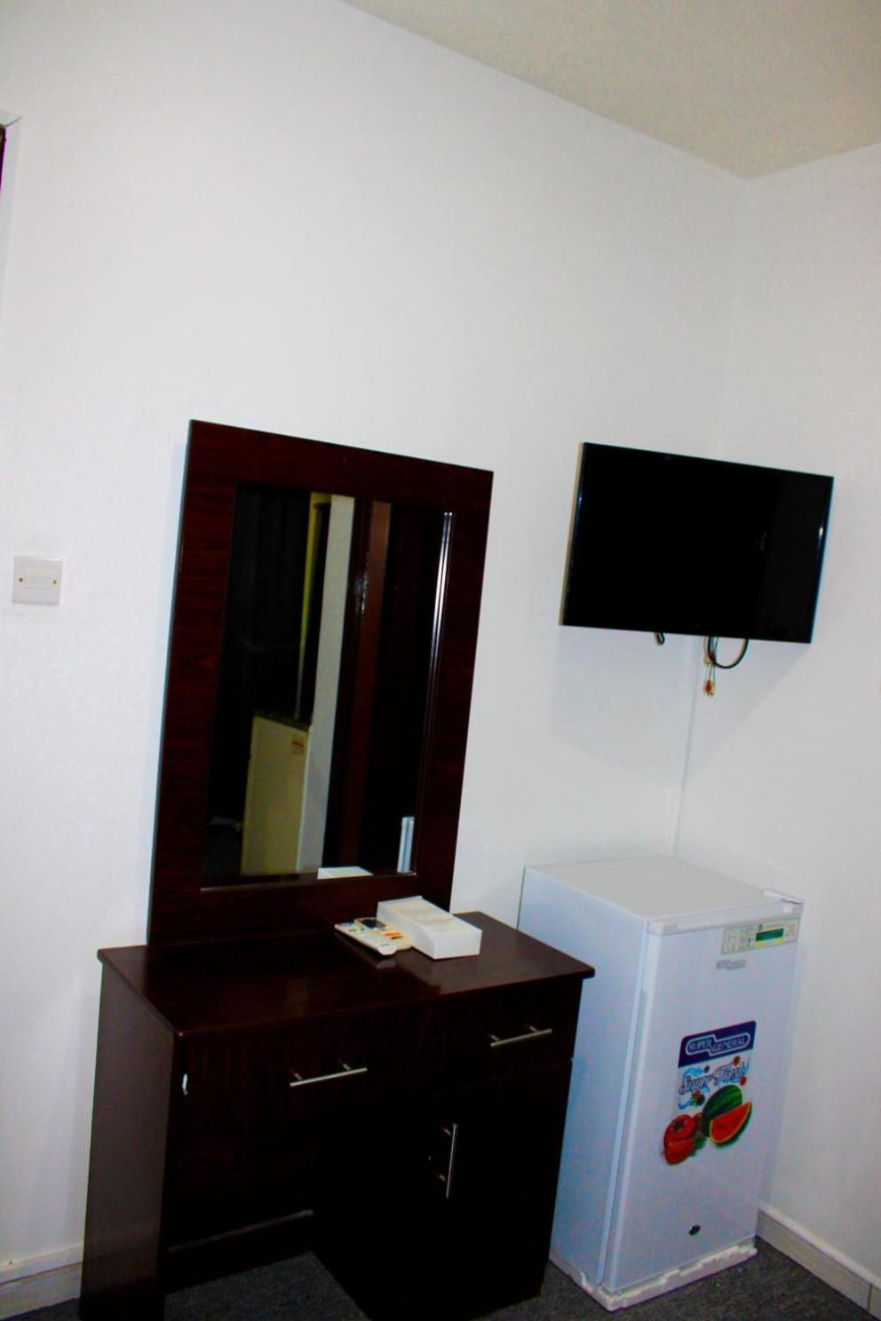 Hala Hotels Apartments Sharjah Esterno foto